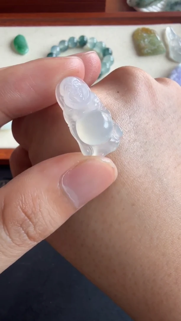 未镶嵌定制翡翠站佛