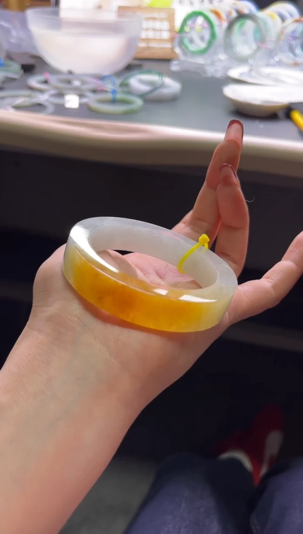 未镶嵌手镯定制翡翠半山水亮黄翡「定制不退不换」