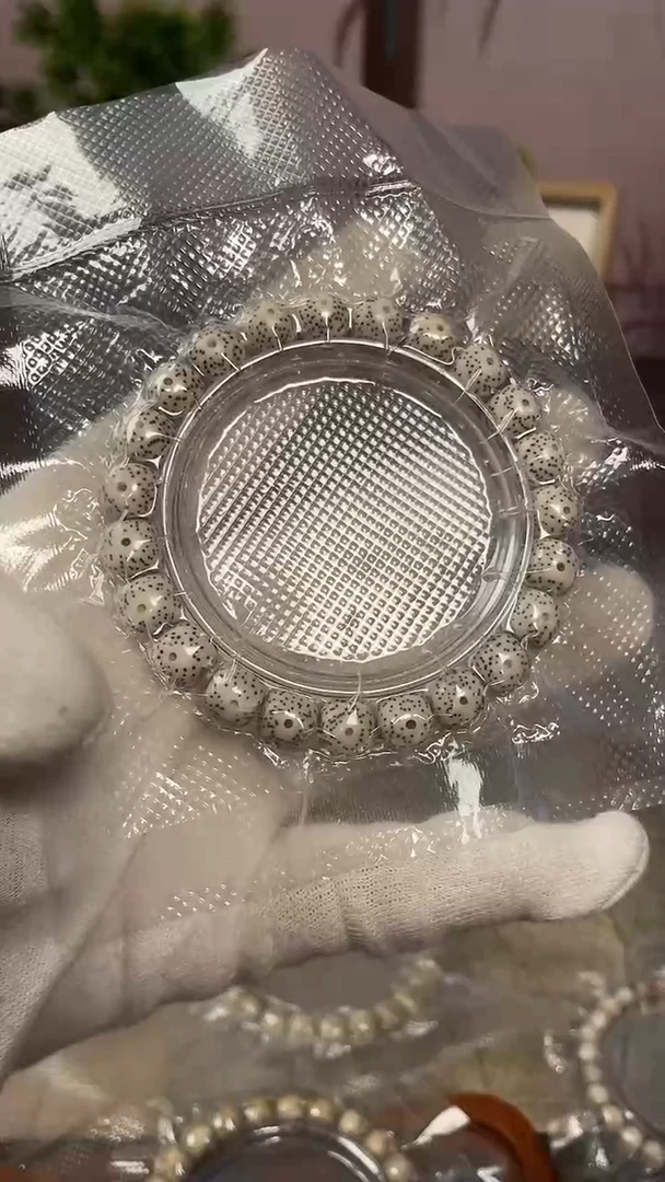 星月菩提手串顺白星月菩提手串