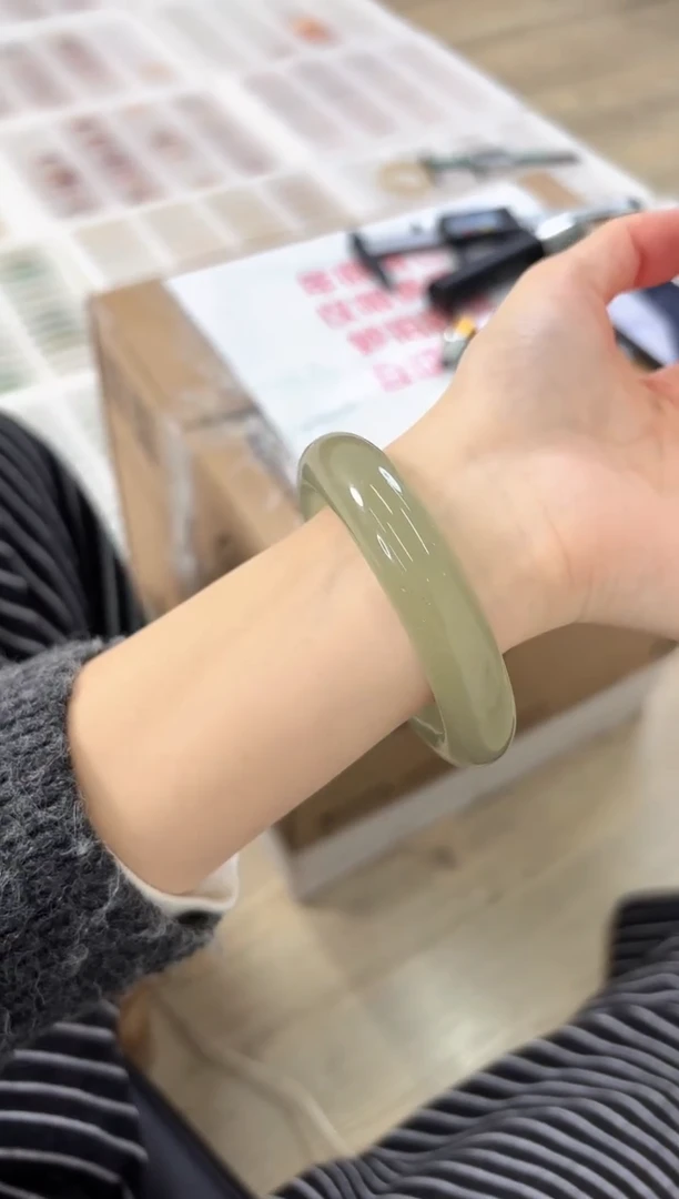 未镶嵌手镯石英质玉159-54D