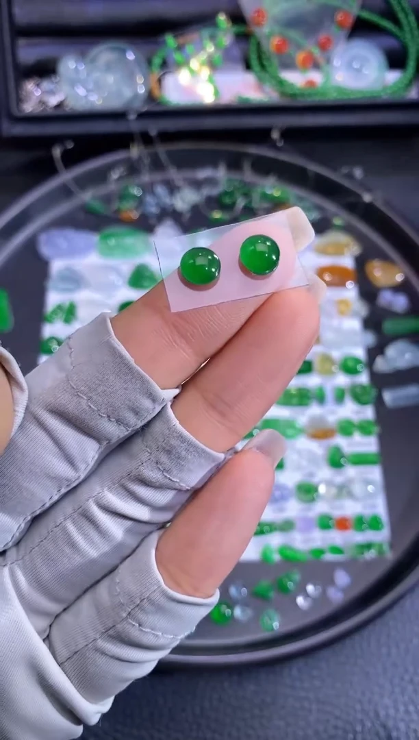 未镶嵌挂件翡翠蛋