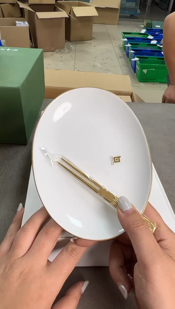 白山 五盘  原盒 皮小桃瓷器