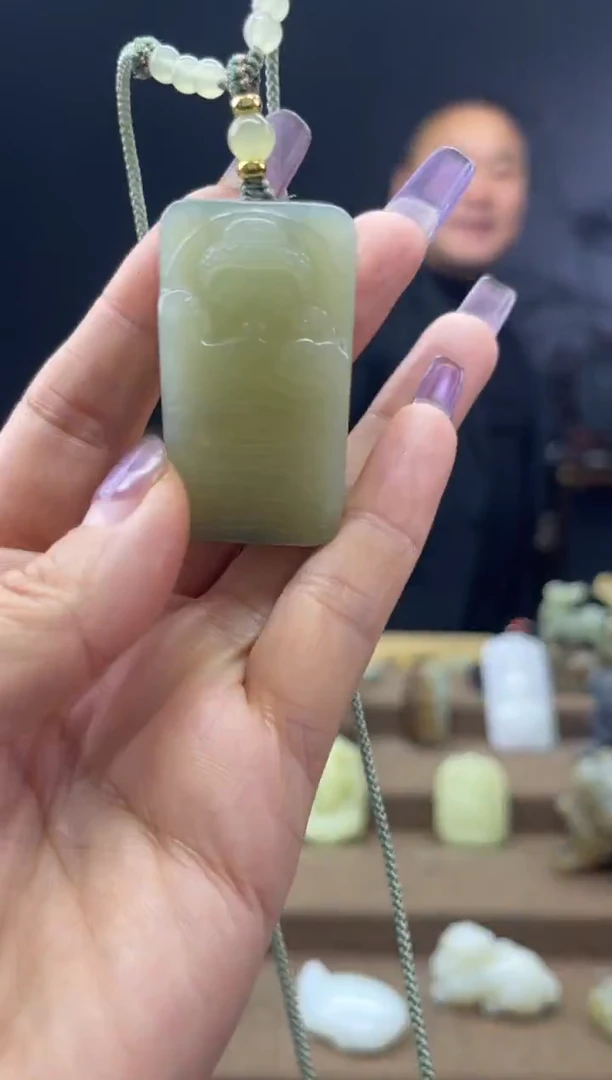 颈饰未镶嵌和田玉1