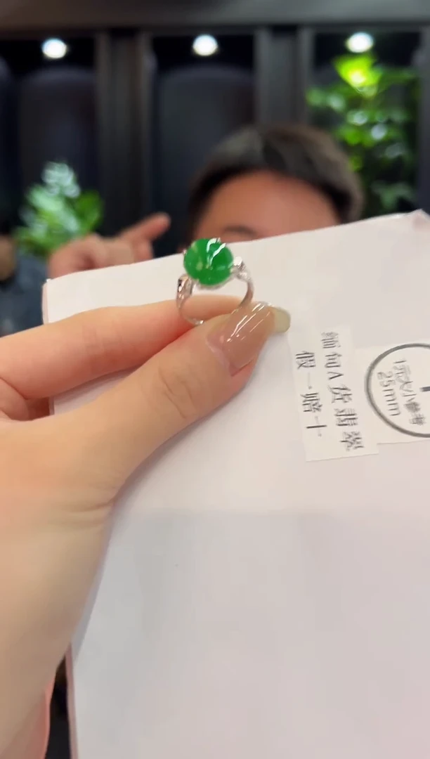 18K金镶嵌戒指翡翠 缅料A货/支持复检/一件