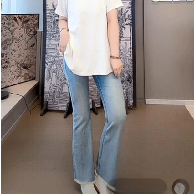 【U.M】流苏毛边微喇浅蓝牛仔裤显瘦舒适夏季