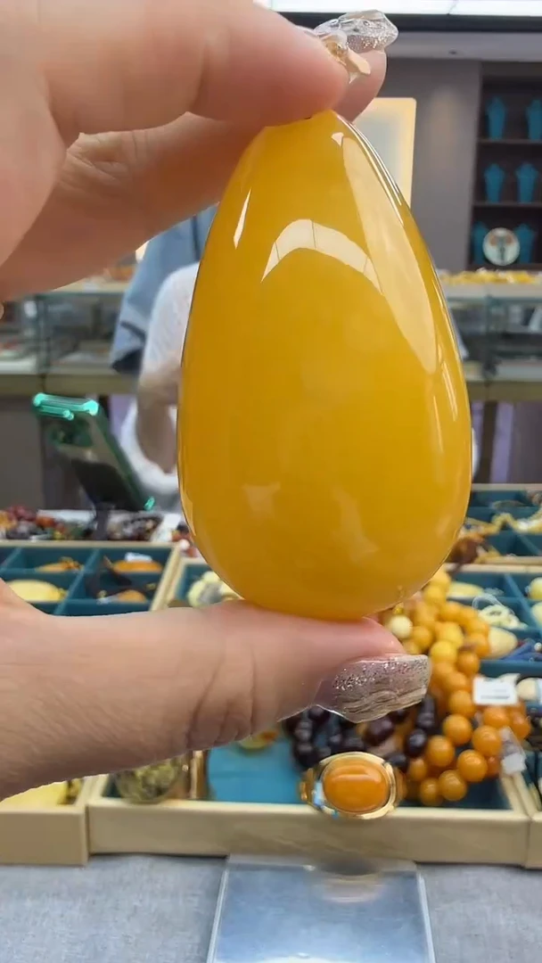 琥珀颈饰未镶嵌92假一罚三