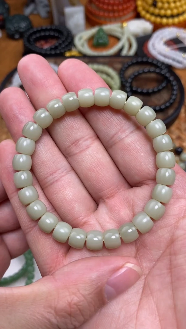 颈饰未镶嵌和田玉手串