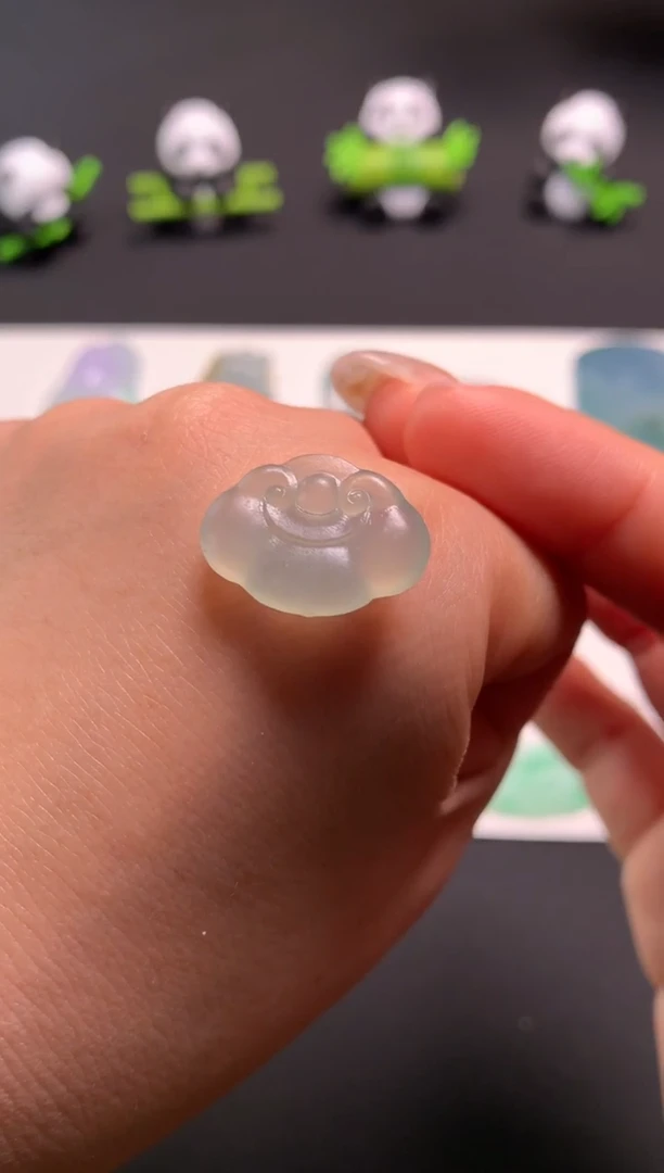 未镶嵌定制翡翠尺寸13.8*19*3.8