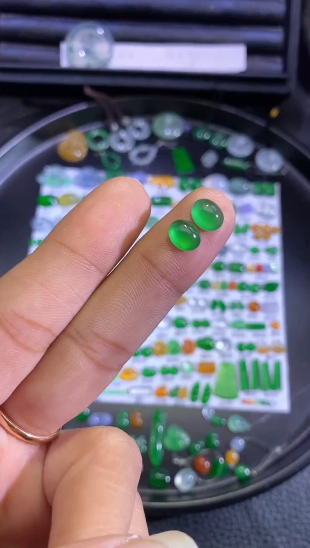 未镶嵌挂件翡翠蛋