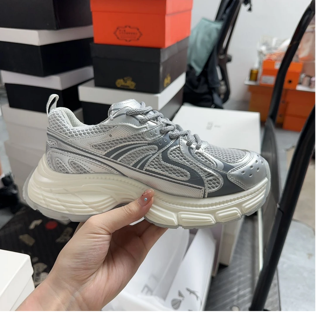 0068宝妈高端四季款舒适运动鞋银色（温州宝妈鞋）