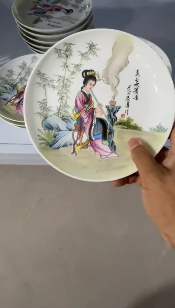 以笔为心，以瓷为纸。