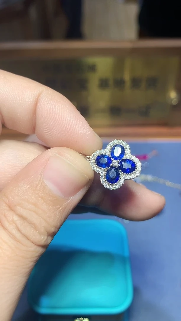 【闪购商品】蓝宝石颈饰银S925镶嵌........