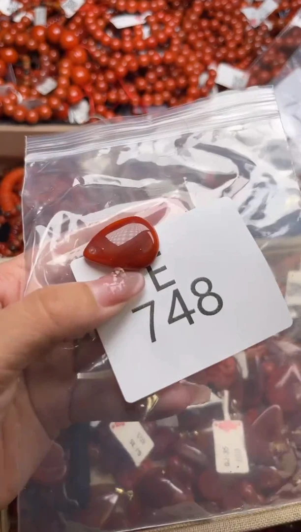 南红玛瑙未镶嵌珠宝奇石E748