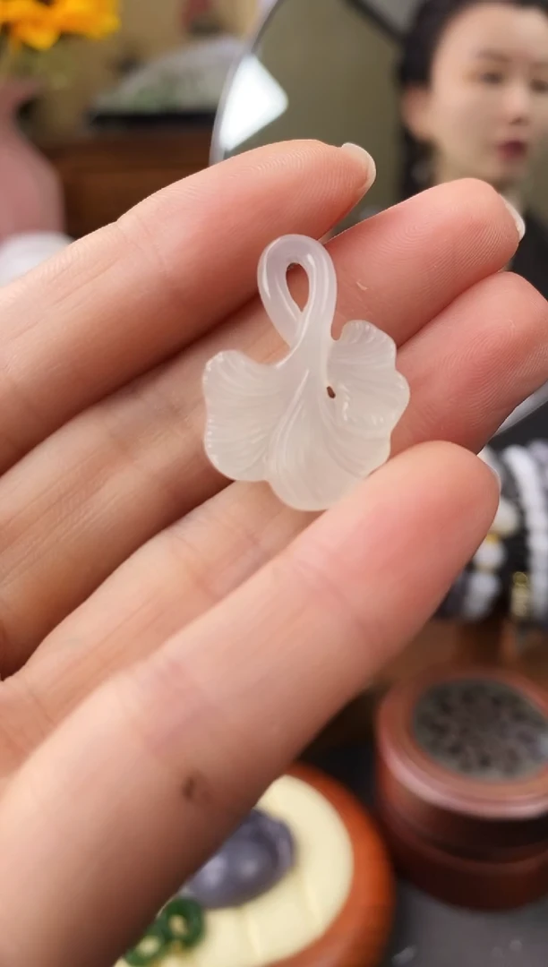 颈饰未镶嵌和田玉银杏叶27.6*19.7mm