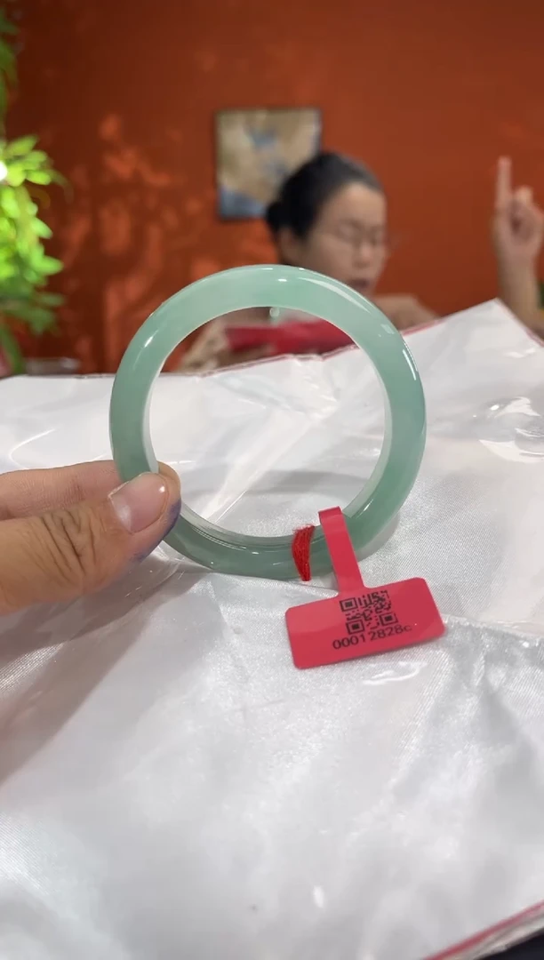 未镶嵌手镯翡翠翡翠手镯