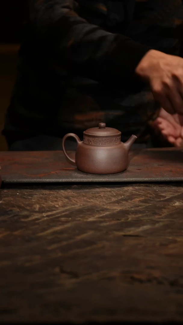紫砂茶叶罐言心刻绘