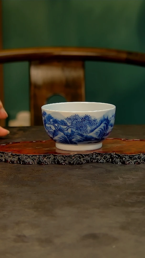 青花手绘山水主人杯