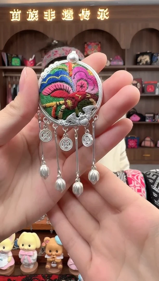【闪购商品】织绣扶光苗绣传承68