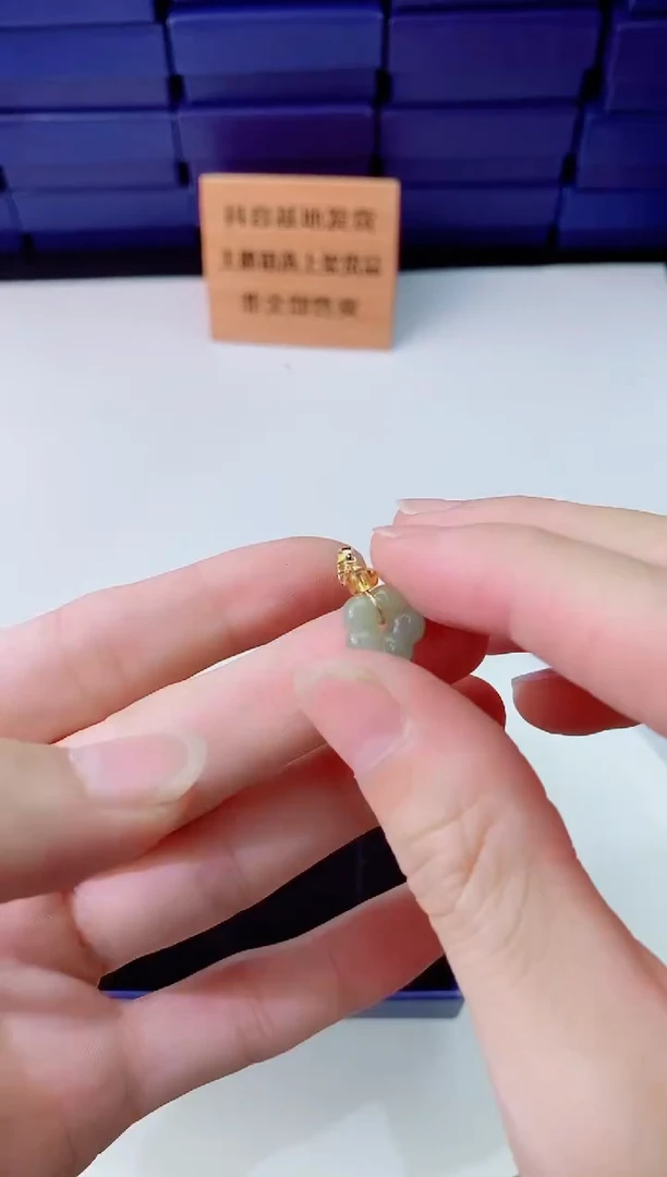 翡翠未镶嵌颈饰1111111111