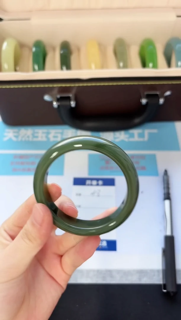 未镶嵌手镯石英质玉48/5455