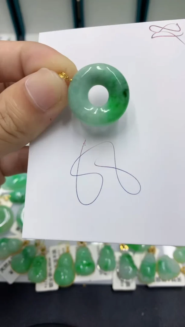 【闪购商品】翡翠颈饰18K金镶嵌翡翠