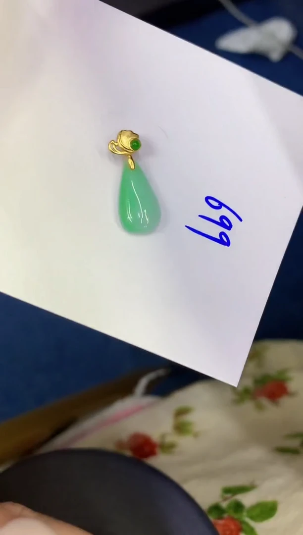 颈饰未镶嵌翡翠缅甸天然翡翠A货