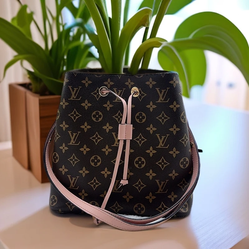 95新 LouisVuitton/路易威登 老花粉桶芯片 1147 1542