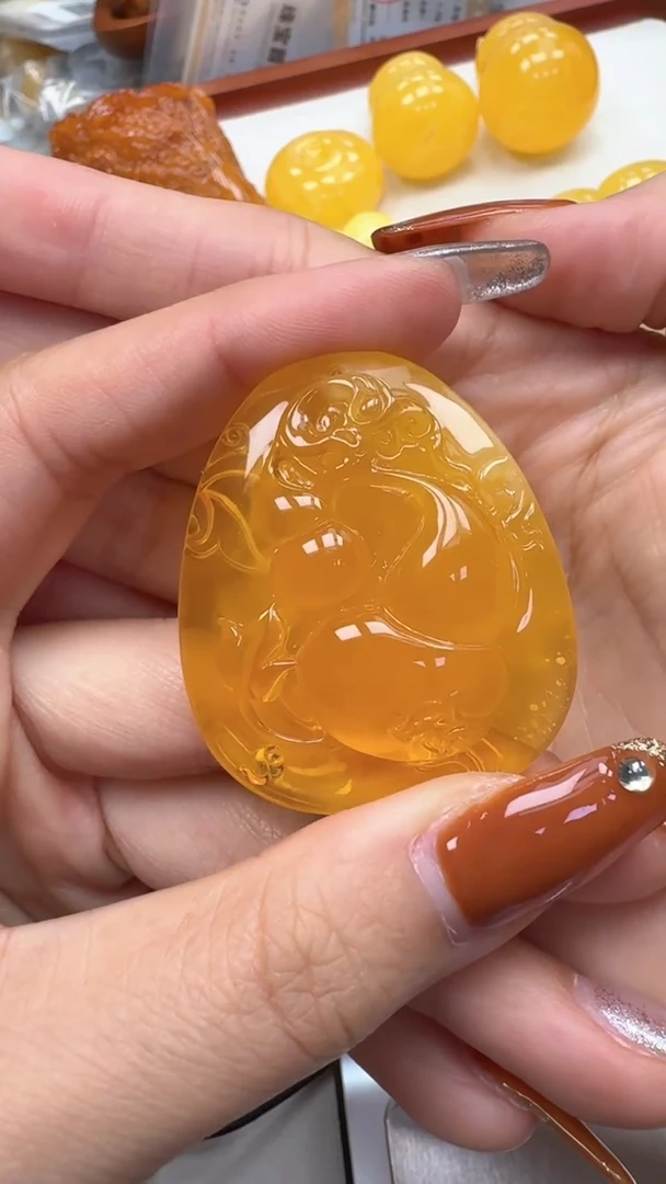 裸石琥珀未镶嵌如图