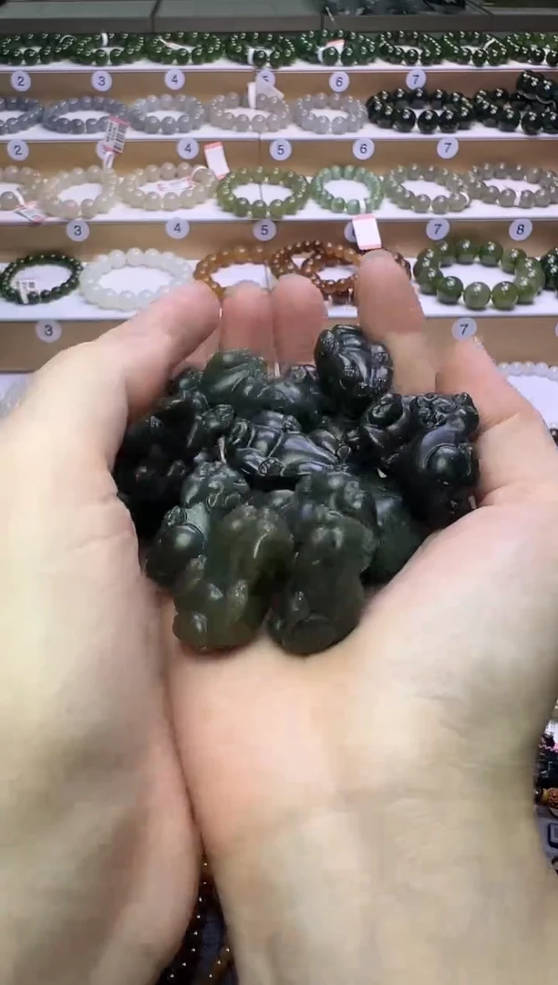 和田玉未镶嵌吊坠(赠链)23号链接多样性发一