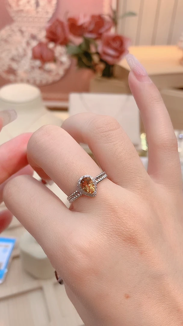 银S925镶嵌戒指黄晶水滴