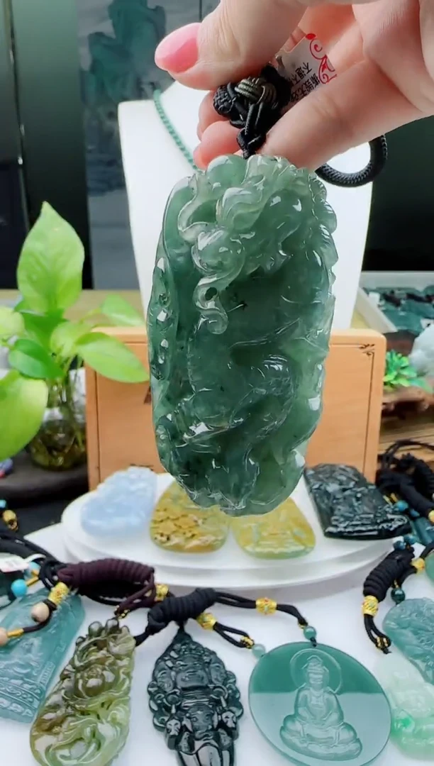 【闪购商品】翡翠颈饰未镶嵌11111111