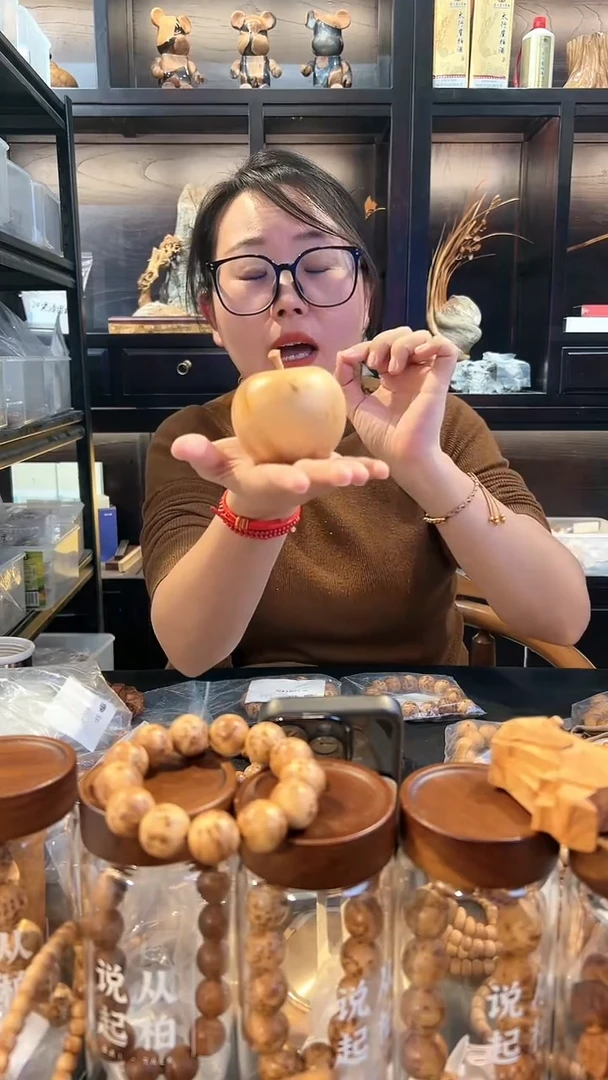 不是太行料苹果摆件一个