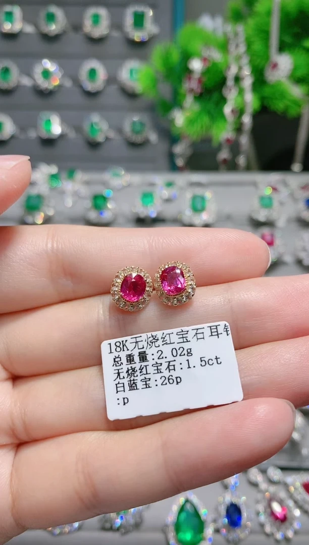18K金耳饰18K金镶嵌红宝石.