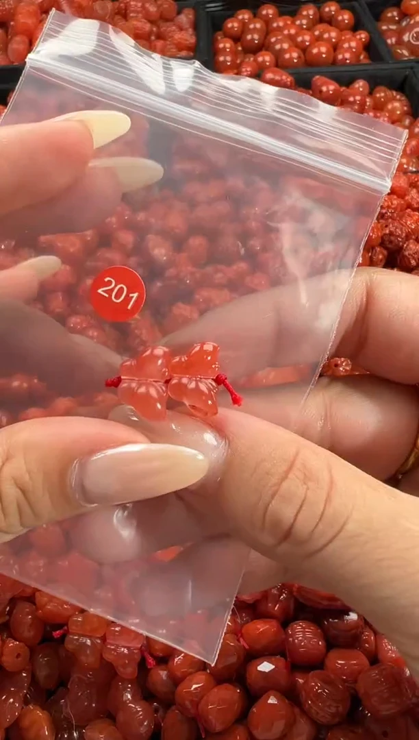 颈饰未镶嵌南红玛瑙1