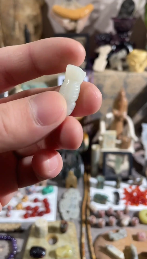 未镶嵌和田玉（糖玉）挂件1