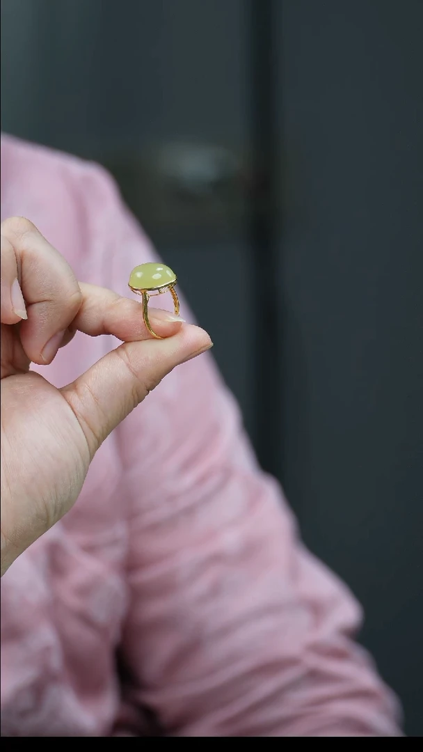 18K金镶嵌戒指和田玉1