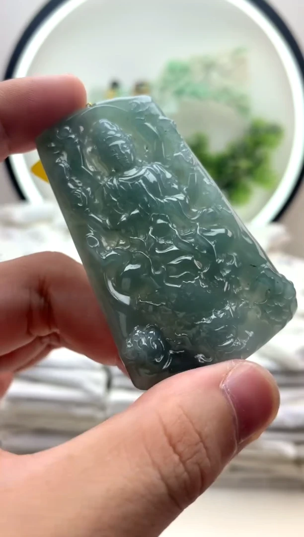 颈饰未镶嵌翡翠千手观音