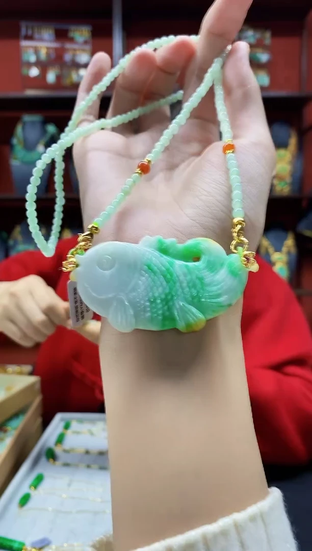 颈饰未镶嵌翡翠吊坠