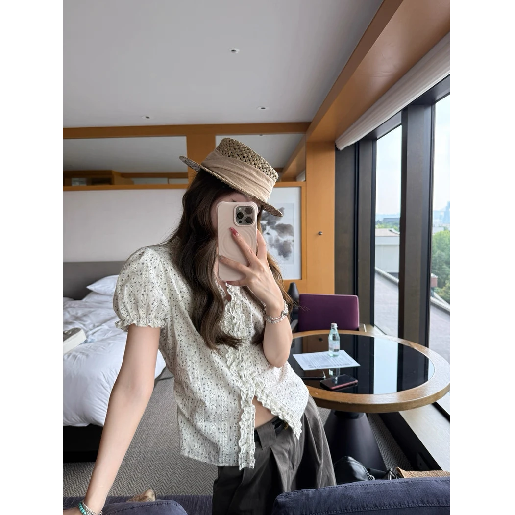 苏黎世夏 原创印花水溶衬衫女V领显瘦短款休闲上衣夏