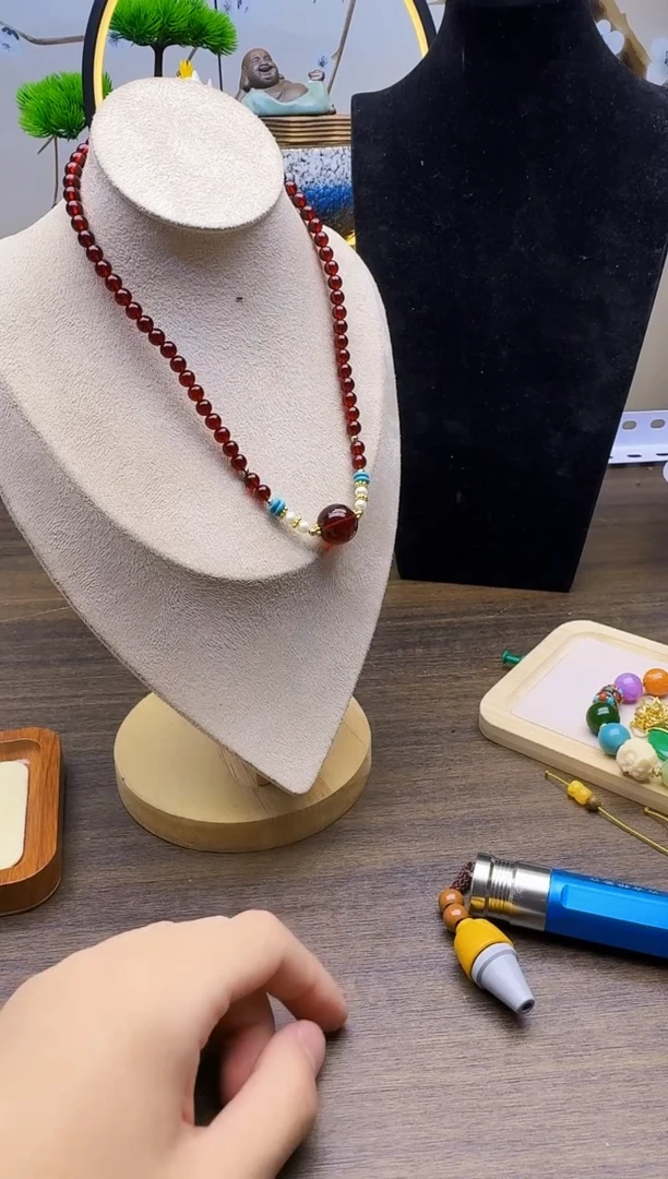 14K金镶嵌颈饰血珀XXXXXXXXXXX