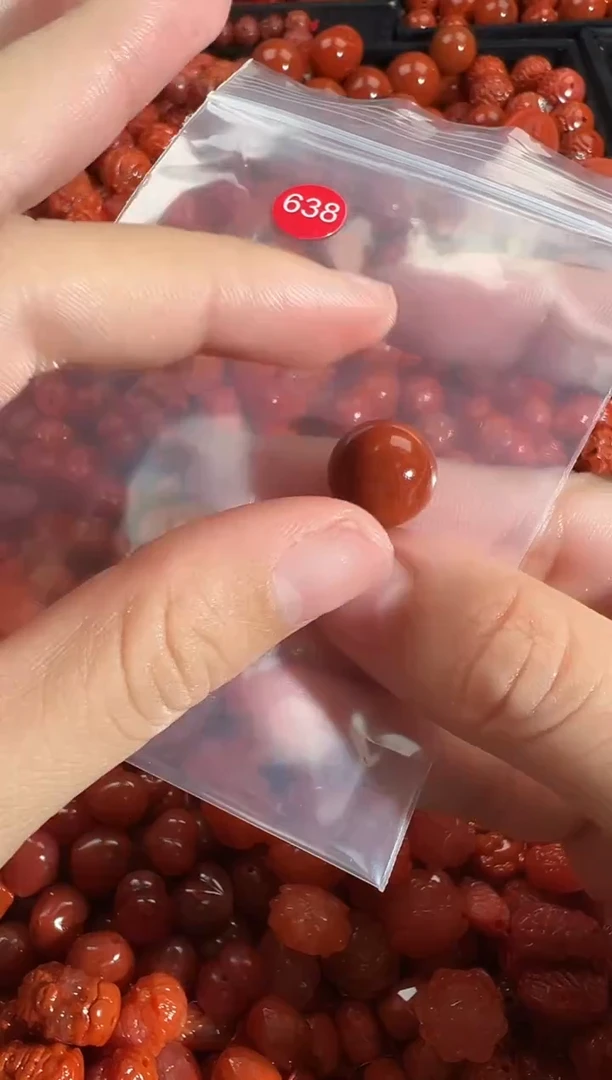 颈饰未镶嵌南红玛瑙1