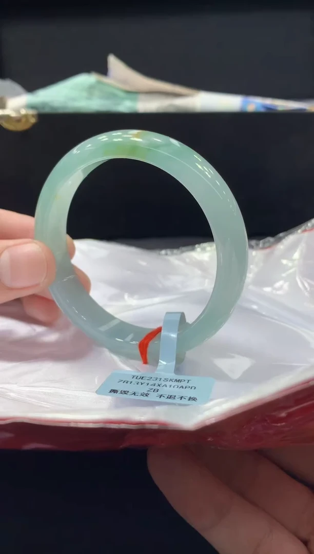 未镶嵌手镯翡翠翡翠手镯