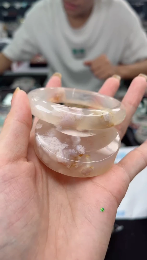 【闪购商品】石英质玉手镯未镶嵌56圈口（赠品镯心）3931160