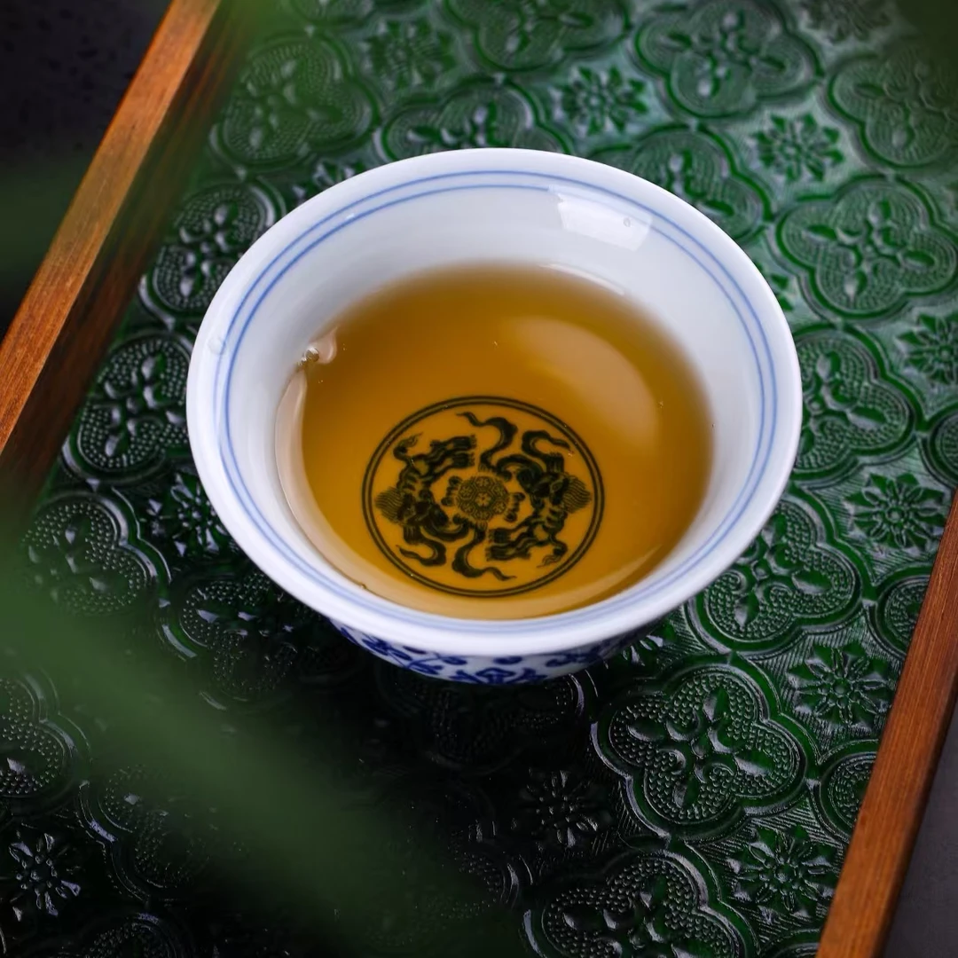 景德镇七丞堂青花瓷缠枝莲大压手杯主人杯釉下彩