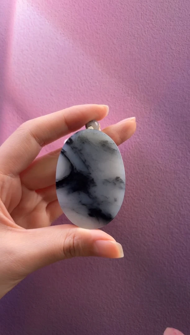 颈饰未镶嵌和田玉吊坠