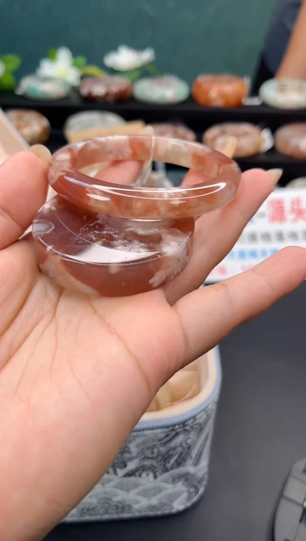 未镶嵌手镯石英质玉（54圈口）赠送镯心