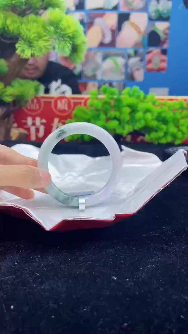 【闪购商品】翡翠手镯未镶嵌手镯2