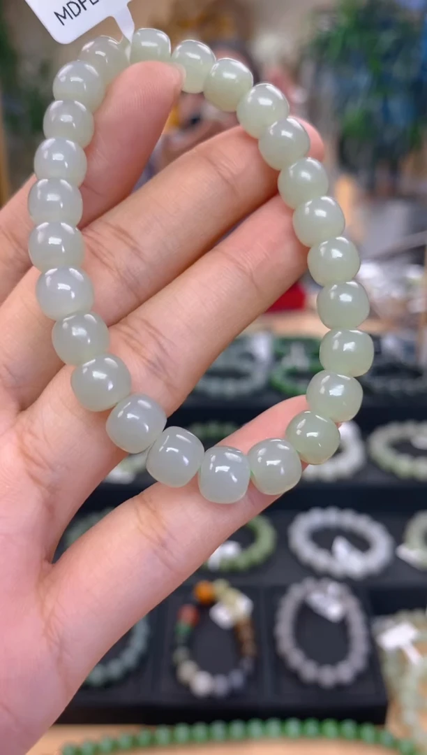 未镶嵌手串和田玉卡8