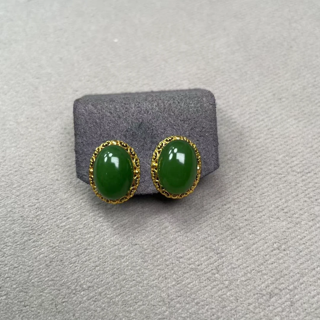 18k厚金镶嵌和田碧玉精品高货鸽子蛋耳钉