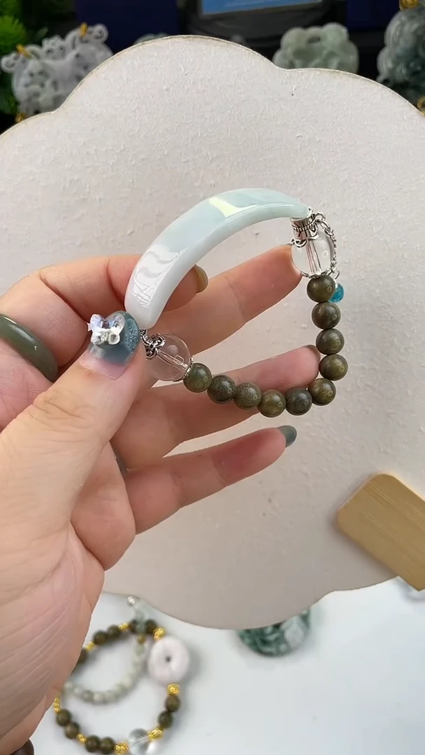 翡翠未镶嵌颈饰定制翡翠